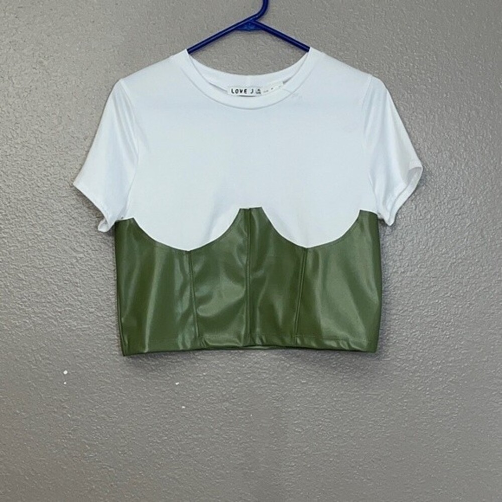 Love J womans crop top with PU leather. NWT white green XL